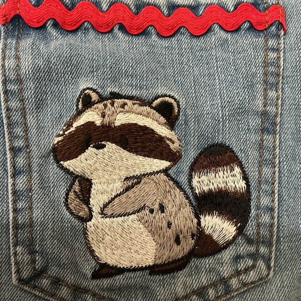 Hot Topic Shorts Women‎ Embroidered Raccoons Denim 7